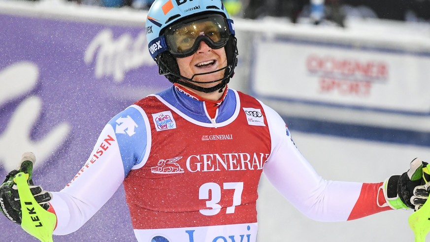 epa06324408 Reto Schmidiger of Switzerland reacts in the finish area after his second run for the men&#039;s slalom race at the FIS Alpine Skiing World Cup event in Levi, Finland, 12 November 2017. EP ...