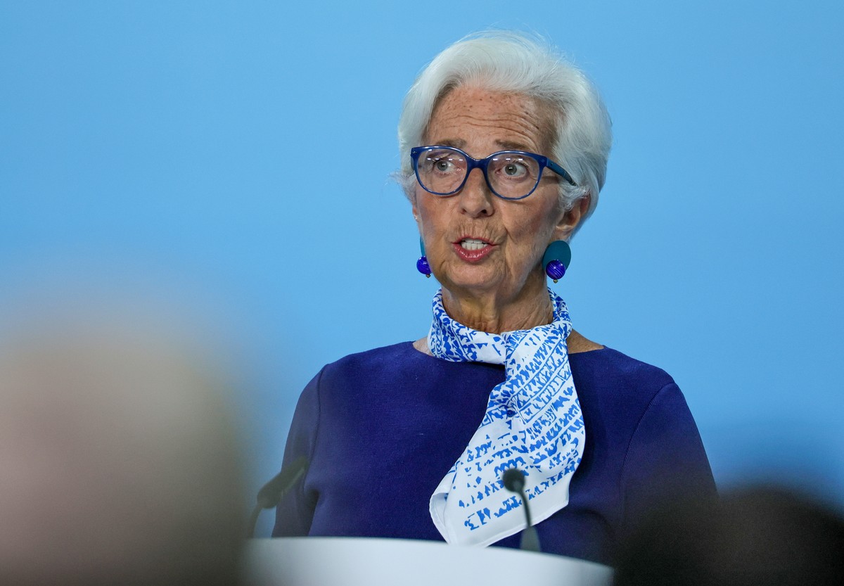 epa12258702 European Central Bank (ECB) President Christine Lagarde addresses a press conference following the meeting of the ECB Governing Council in Frankfurt am Main, Germany, 24 July 2025. EPA/RON ...