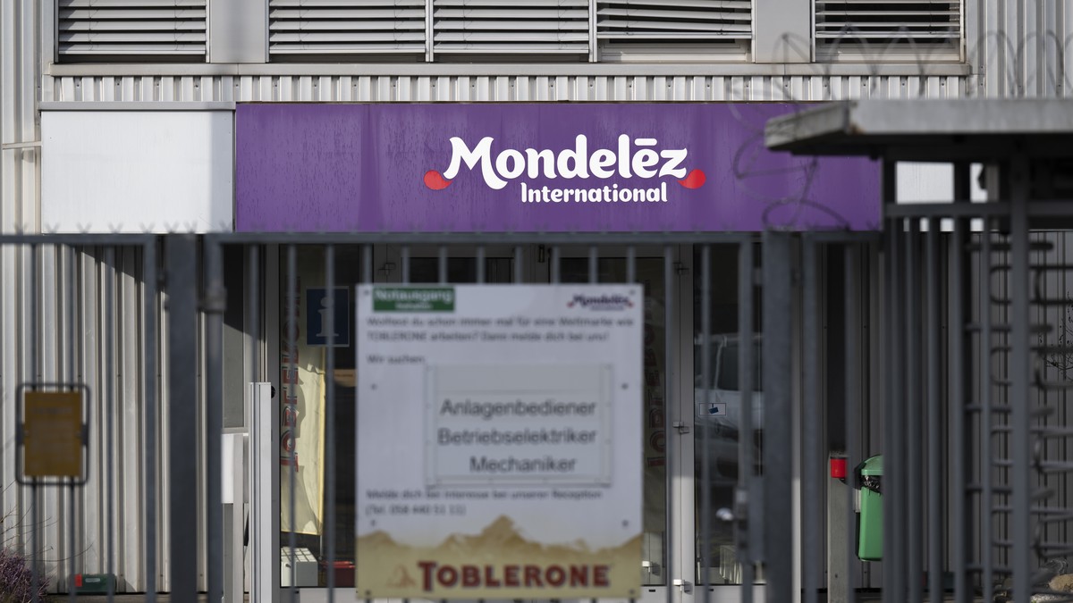 Mondelez defends itself against criticism of its Russian activities. Fashion chain Esprit closes 23 stores in Switzerland