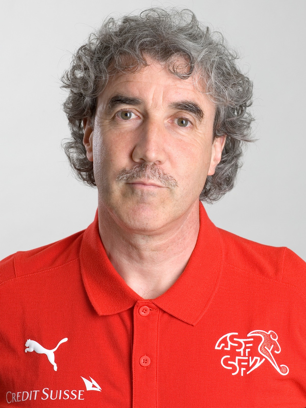 Portrait von Yves Debonnaire, Trainer der Schweizer U17 Nationalmannschaft, aufgenommen am Dienstag, 22. April, 2008 im Stade St. Leonard, Freiburg. (KEYSTONE/Alessandro della Valle)