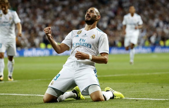 epa06147757 Real Madrid&#039;s French striker Karim Benzema celebrates a goal during Spain&#039;s Super Cup second leg final match between Real Madrid and FC Barcelona at the Santiago Bernabeu stadium ...