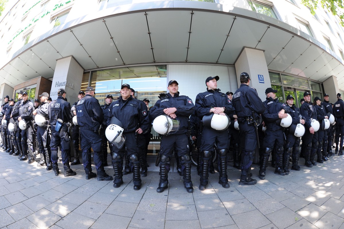 Um den Gipfel durchführen zu können, ist ein riesiges Polizeiaufgebot nötig.