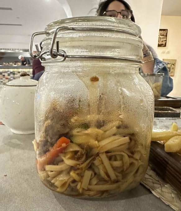 WE WANT PLATES
Szechuan noodles
https://www.reddit.com/r/WeWantPlates/comments/1h176l4/served_in_a_jar/