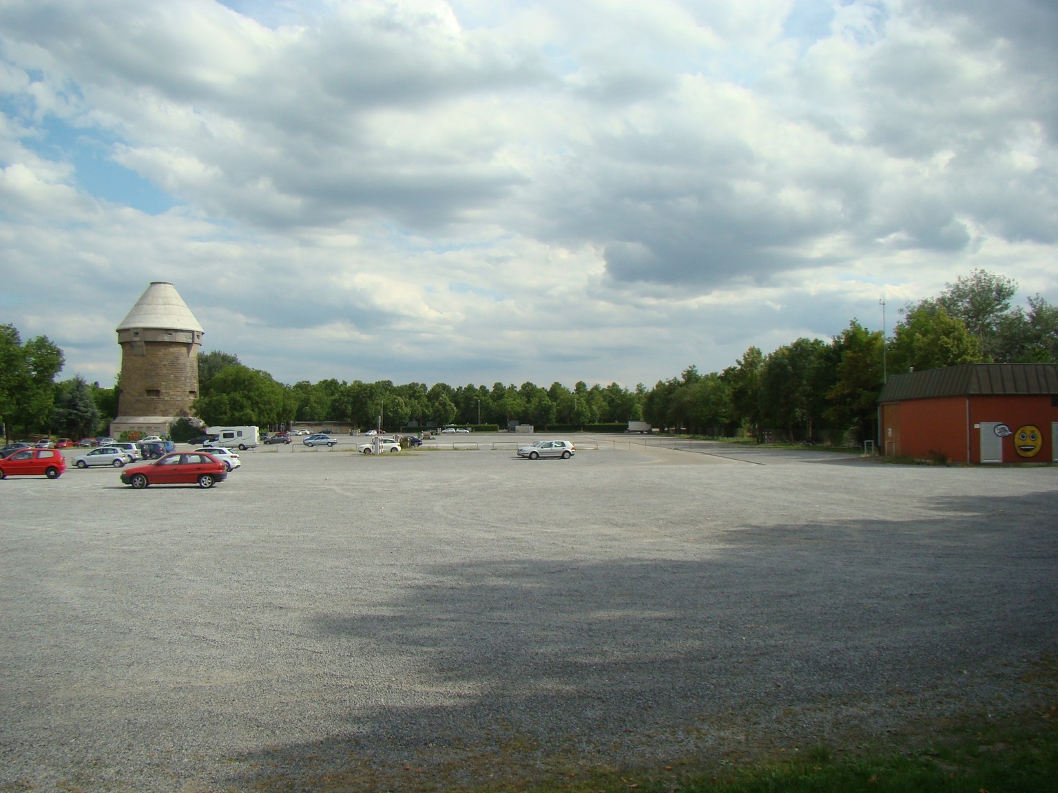 Theresienwiese mit Theresienturm in Heilbronn