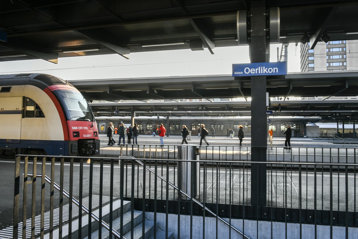 Bahnhof Oerlikon am Mittwoch, 30. November 2016. Nach sieben-jaehriger Bauphase wird der neue Bahnhof Oerlikon mit einem drei-taegigen Fest vom Donnerstag 1. bis Samstag 3. Dezember 2016 eroeffnet. (K ...