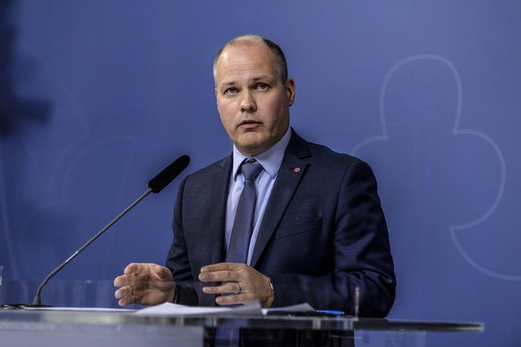 epa05012594 Swedish Minister for Justice and Migration Morgan Johansson speaks during a presser at the Swedish government headquarters in Stockholm, Sweden, 05 November 2015. Johansson said during the ...