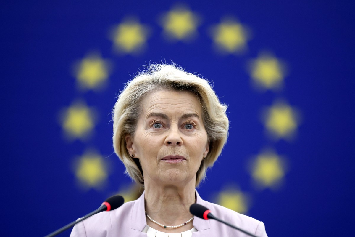 epa12226084 European Commission President Ursula von der Leyen delivers a speech during the conclusions of the European Council meeting of 26 June 2025, at a session of the European Parliament in Stra ...