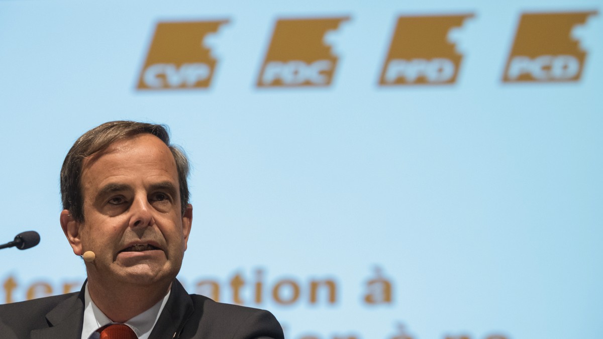 Gerhard Pfister, Parteipraesident CVP Schweiz, spricht an der Delegiertenversammlung der CVP Schweiz in Langenthal am Samstag, 9. November 2019. (KEYSTONE/Georgios Kefalas)