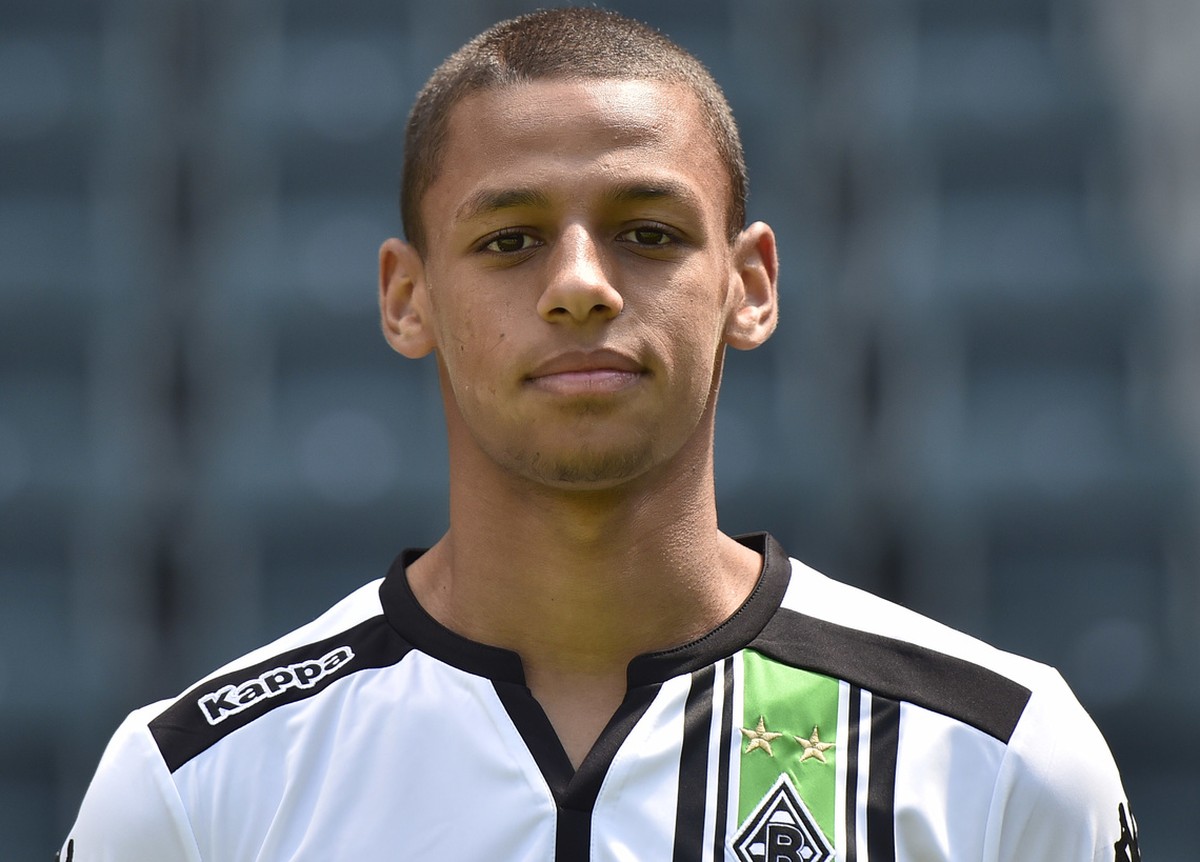 Borussia Moenchengladbach's Djibril Sow poses for a portrait for the Bundesliga and Champions League season 2015/16 in Moenchengladbach, Germany, Friday, July 10, 2015. (AP Photo/Martin Meissner)
