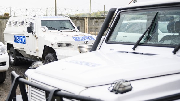 Two OSCE Cars on the OSCE Hub in Kramatorsk photographed in Kramatorsk, 80km north of Donetzk, Ukraine, Tuesday, September 27, 2016. FDFA (Federal Department of Foreign Affairs) organized a media trip ...