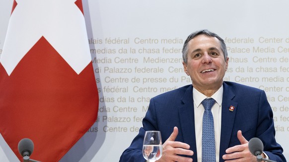 Der neu gewaehlte Bundespraesident Ignazio Cassis spricht waehrend einer Medienkonferenz, am Mittwoch, 8. Dezember 2021, in Bern. (KEYSTONE/Peter Klaunzer)