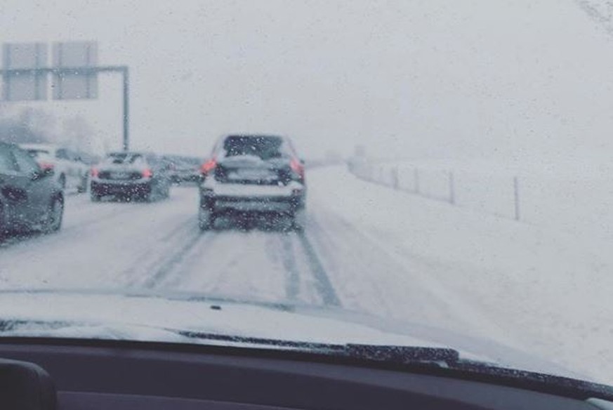 Der Schnee überrascht Pendler