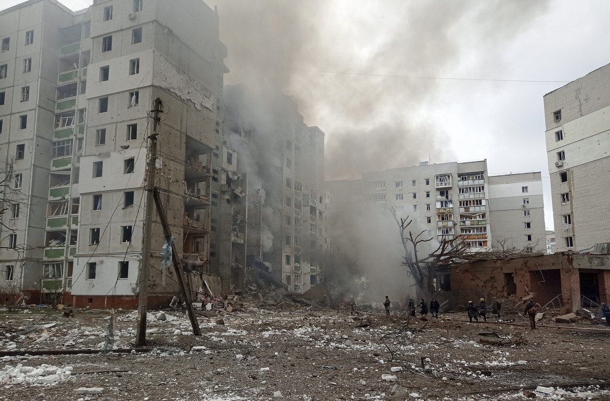 A view damaged city center after Russian air raid in Chernigiv, Ukraine, Thursday, March 3, 2022. Russian forces have escalated their attacks on crowded cities in what Ukraine's leader called a b ...
