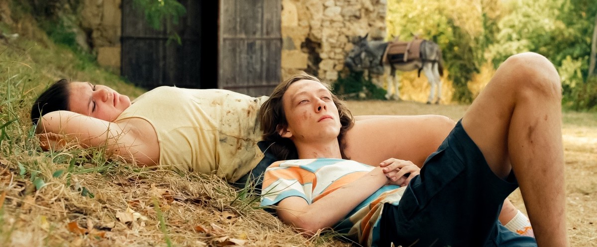 Janus et Sam, deux amis d'enfance qui grandissent et prennent des chemins différents.