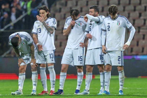 Italy players react during a penalty shootout during the World Cup qualifying playoff final soccer match between Bosnia and Italy in Zenica, Bosnia, Tuesday, March 31, 2026. (AP Photo/Armin Durgut)
AP ...