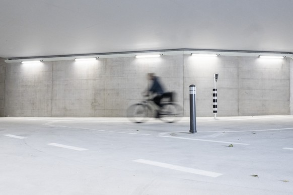 KEYPIX - Der Stadttunnel, die Veloverbindung zwischen den Kreisen 4 und 5, aufgenommen am Dienstag, 20. Mai 2025 in Zuerich. (KEYSTONE/Ennio Leanza)