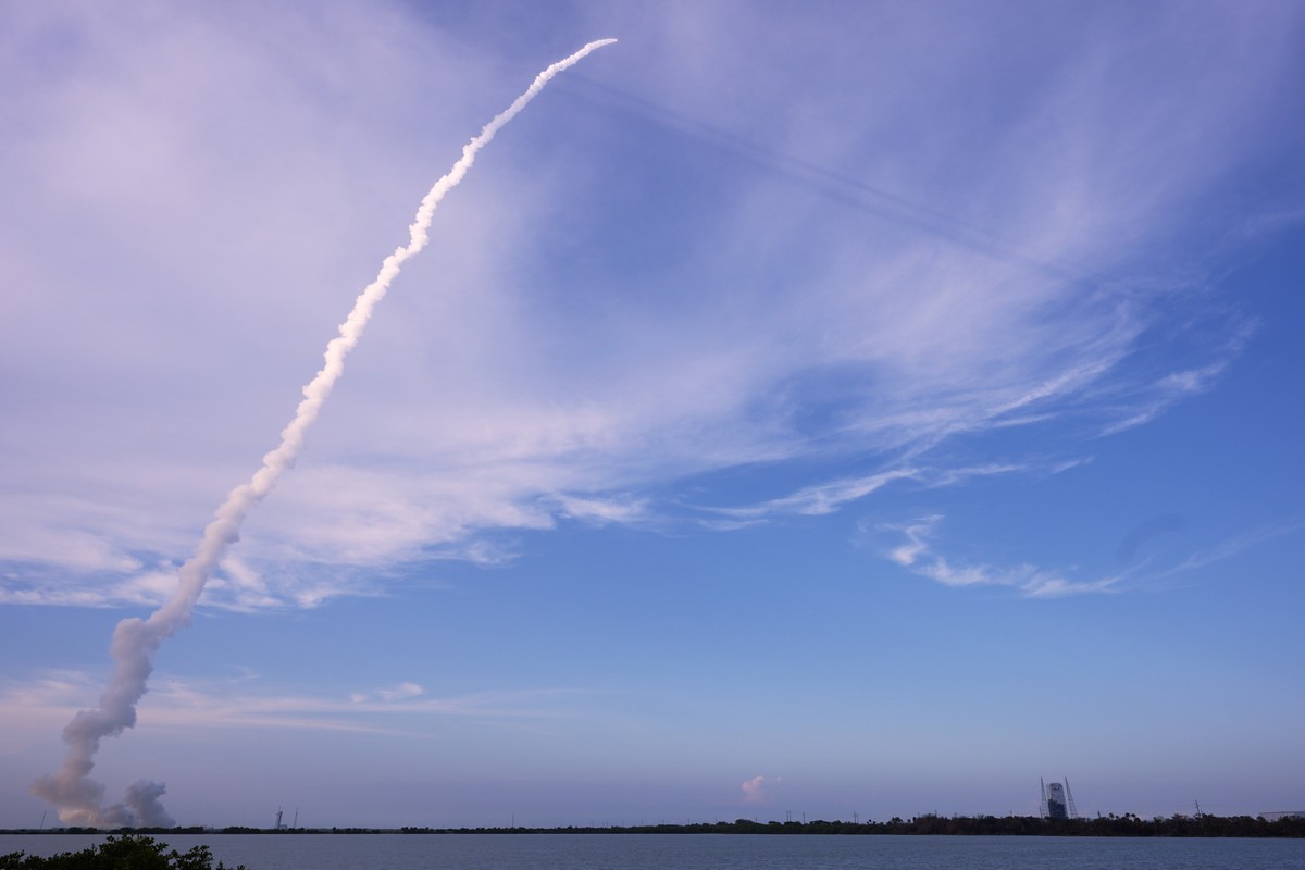 A United Launch Alliance Atlas V rocket with a payload of Amazon's Project Kuiper internet satellites lifts off from Launch Complex 41 at the Cape Canaveral Space Force Station, Monday, April 28, ...