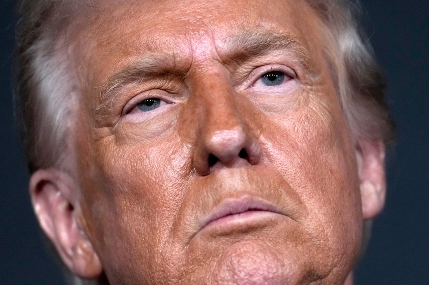 President Donald Trump walks the red carpet before the 48th Kennedy Center Honors, Sunday, Dec. 7, 2025, at the John F. Kennedy Center for the Performing Arts in Washington. (AP Photo/Julia Demaree Ni ...