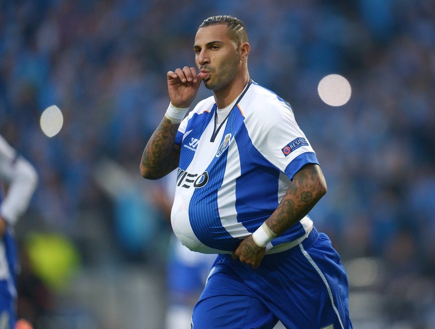 FUSSBALL CHAMPIONS LEAGUE SAISON 2014/2015 VIERTELFINAL HINSPIEL FC Porto - FC Bayern Muenchen 15.03.2015 JUBEL FC Porto; Zweifacher Torschuetze nach dem Tor zum 1-0 Ricardo Quaresma PUBLICATIONxNOTxI ...