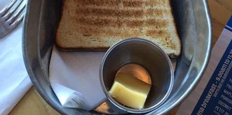 Liebe Hipster-Restaurants: WIR WOLLEN TELLER, VERDAMMT NOCHMAL