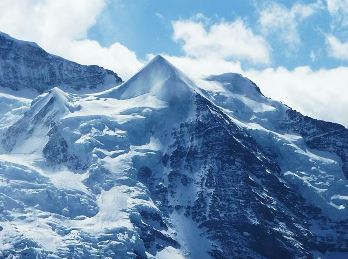 Le Silberhorn, un sommet des Alpes suisses, a inspiré à Tolkien le Celebdil, l’un des trois sommets qui surplombent la Moria.