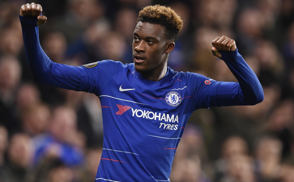 epa07198410 Chelsea's Callum Hudson-Odoi celebrates after scoring against PAOK during the UEFA Europa League Group L soccer match between Chelsea and PAOK in Stamford Bridge, London, Britain, 29  ...