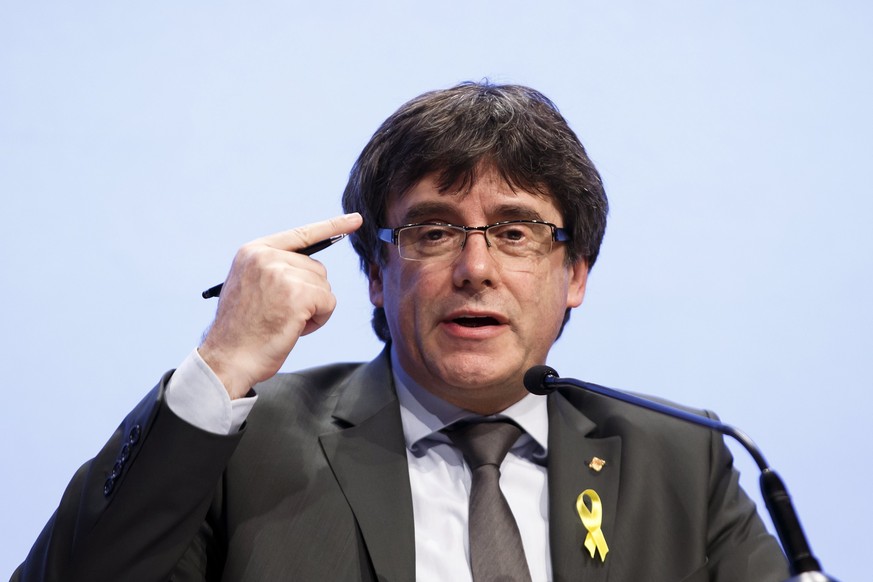 epa06613444 Catalan leader Carles Puigdemont speaks to the media during a press conference after his speech at the FIFDH (International Film Festival and Forum on Human Rights), in Geneva, Switzerland ...