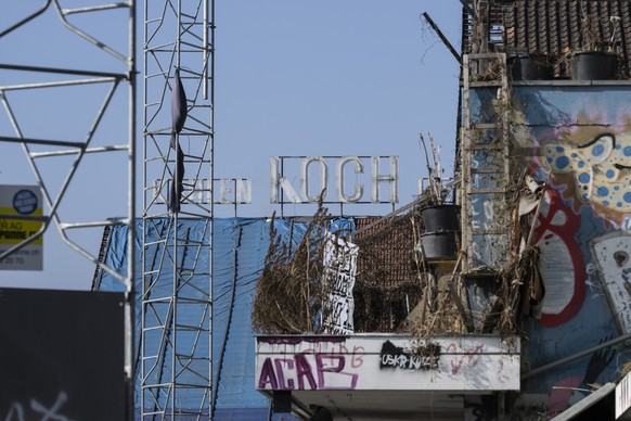 Blick auf das Logo des besetzten Koch Areals in Zuerich, aufgenommen am Dienstag, 14. Februar 2023. (KEYSTONE/Ennio Leanza)