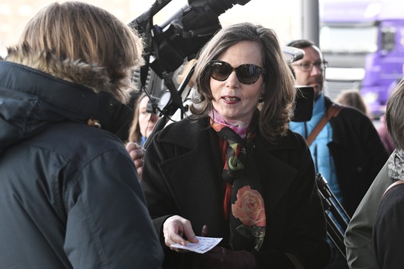 epa05883239 The Permanent Secretary of the Swedish Academy Sara Danius (C) stands in line at the entry to a concert with US musican Bob Dylan (unseen) at the Stockholm Waterfront, in Stockholm, Sweden ...