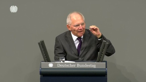 radar-reuters HINWEIS: Dieser Beitrag wird ohne Sprechertext gesendet.
O-TON BUNDESFINANZMINISTER WOLFGANG SCHÄUBLE (CDU) &quot;Und ich will dann zu der Debatte, die in Europa ein Stück weit geführt w ...