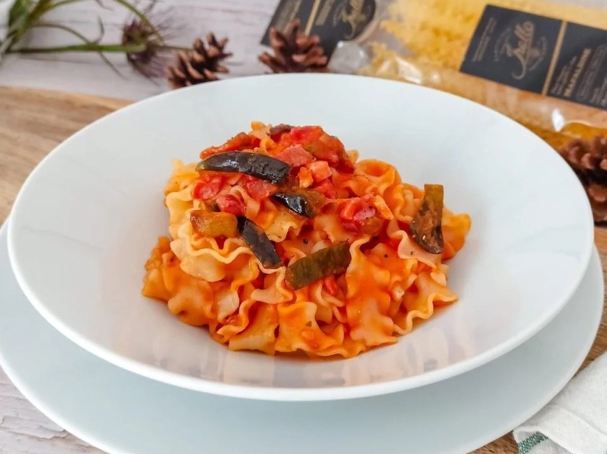 Mafaldine alla napoletana kochen essen food https://www.celiachiacongusto.it/wp-content/uploads/2020/10/Mafaldine-alla-napoletana-sg-993x1024.jpeg.webp