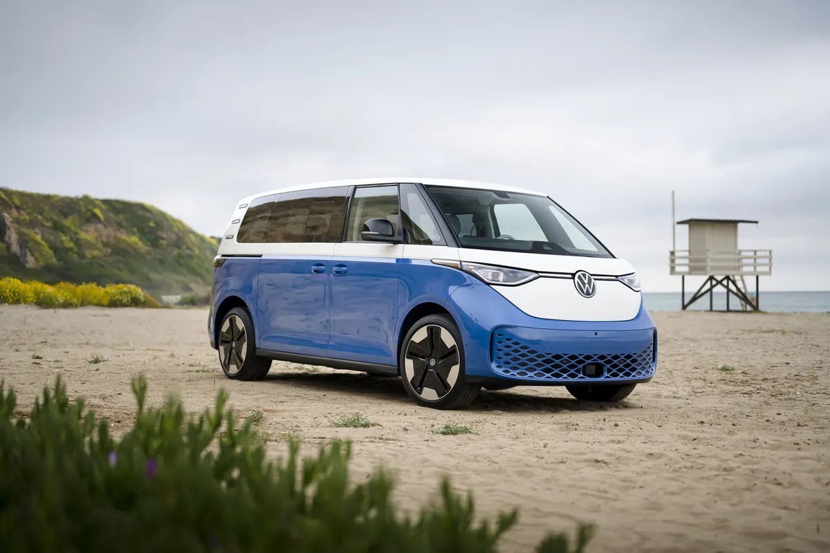 VW ID.Buzz für bis zu sieben Personen.