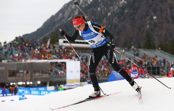 epa05093063 Selina Gasparin of Switzerland in action during the women&#039;s 7.5km Sprint race of the Biathlon World Cup in the Chiemgau Arena in Ruhpolding, Germany, 08 January 2016. EPA/KARL-JOSEF H ...