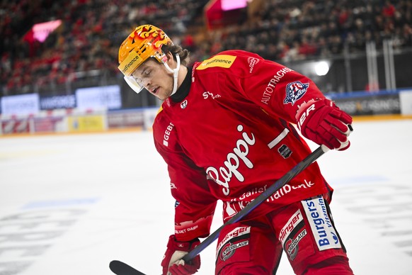 PostFinance Top Scorer Malte Stroemwall (SCRJ) im Eishockeyspiel der National League zwischen den Rapperswil-Jona Lakers und dem HC Davos, am Freitag, 1. November 2024, in der St. Galler Kantonalbank  ...