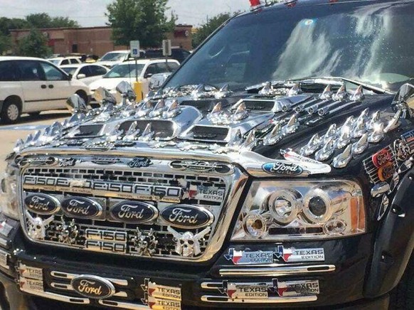 shitty car mods https://www.reddit.com/r/Shitty_Car_Mods/comments/f8tfqe/let_me_introduce_you_to_the_fordfordfordfordford/