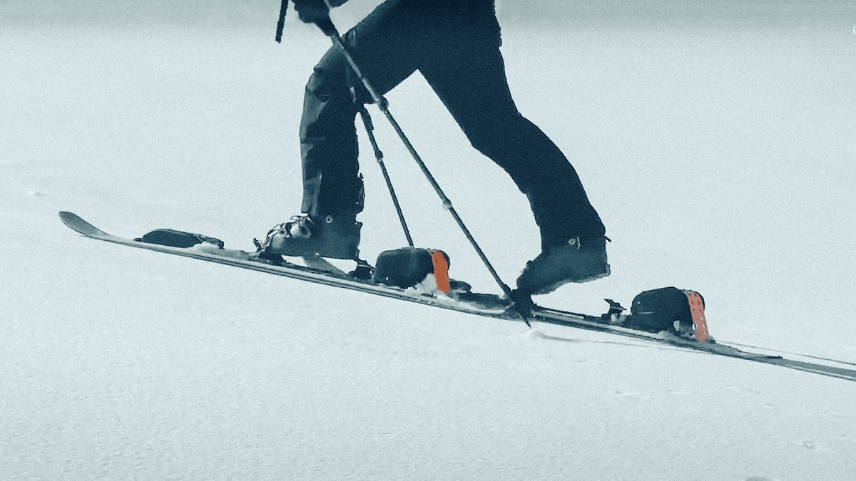 Une entreprise suisse invente des skis de randonnée électriques