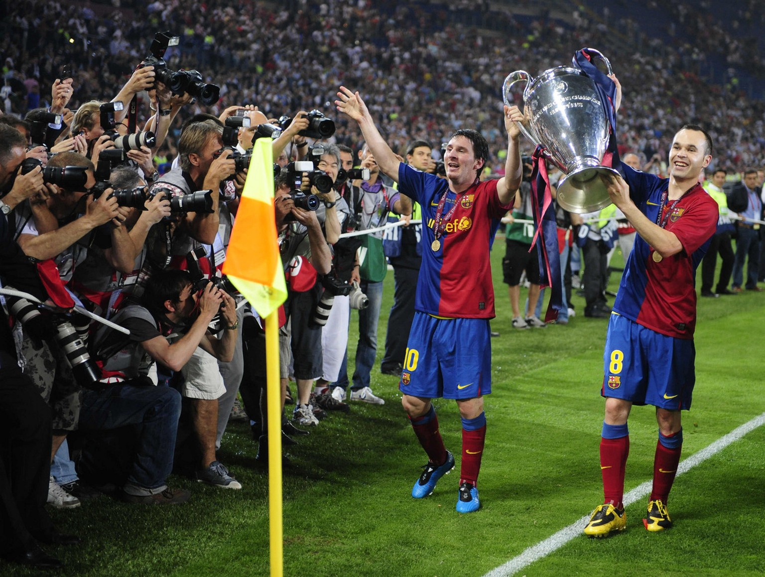 Барса финал 2011. Тренировка Барселоны 2009. Barcelona 2008-09. Барселона 2009 стартовое фото.