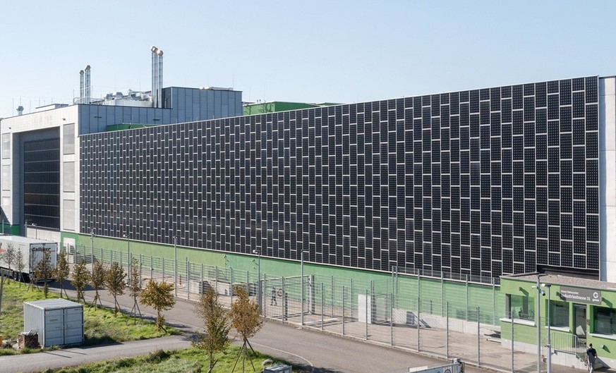 Der Green Datacenter Campus in Lupfig (AG). Ein Teil des Stromverbrauchs für das Rechenzentrum wird aus der eigenen Solarstromproduktion gedeckt.