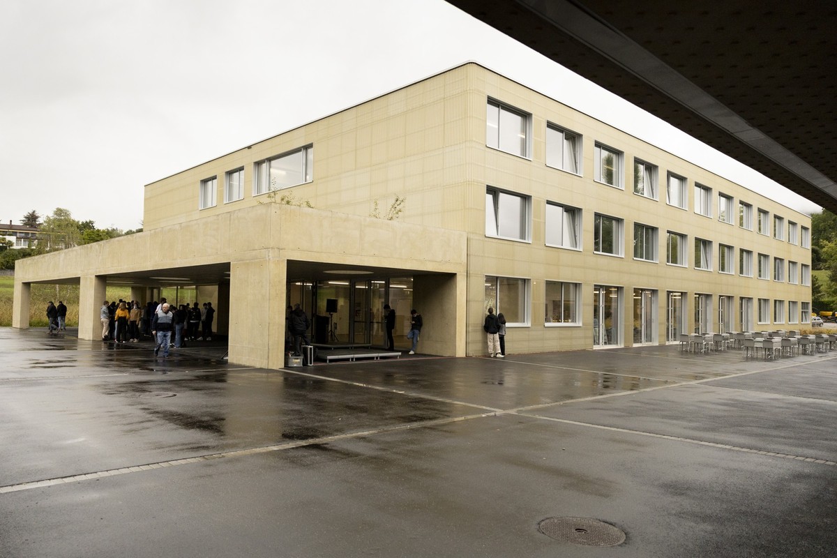Les nouveaux batiments du gymnase photographies lors de l'inauguration de l'extension du gymnase de Burier, ce lundi 4 octobre 2021 a La Tour-de-Peilz. Pour repondre a la croissance demograp ...