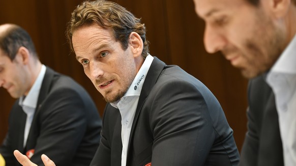 Patrick Fischer, Schweizer Eishockey Head Coach orientiert an einer Medienkonferenz in Zuerich am Donnerstag, 24. Oktober 2019 ueber die Vetragsverlaengerung. (KEYSTONE/Walter Bieri)