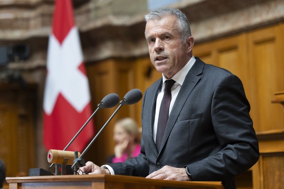 Lorenz Hess, Mitte-BE, spricht waehrend der Debatte um die Umsetzung und Finanzierung der Initiative fuer eine.13. AHV-Rente waehrend der Herbstsession der Eidgenoessischen Raete, am Mittwoch, 10. Sep ...