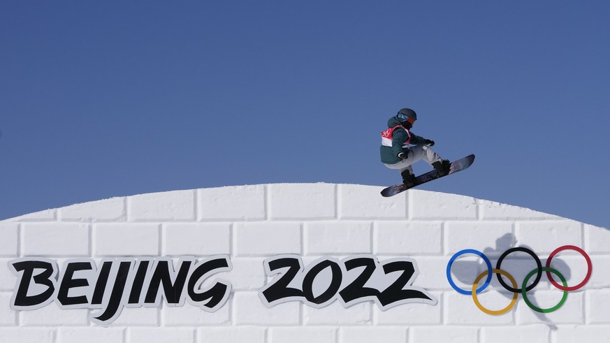 Switzerland&#039;s Ariane Burri competes during the women&#039;s slopestyle qualifying at the 2022 Winter Olympics, Saturday, Feb. 5, 2022, in Zhangjiakou, China. (AP Photo/Lee Jin-man)
Ariane Burri
