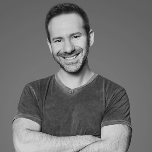 OnlyFans-Besitzer Leo Radvinsky. Er ist gebürtiger Ukrainer, aber in den USA aufgewachsen. Er studierte in Chicago und kauft OnlyFans 2016. Laut Forbes hat er einen Networth über 2,1 Milliarden Dollar ...