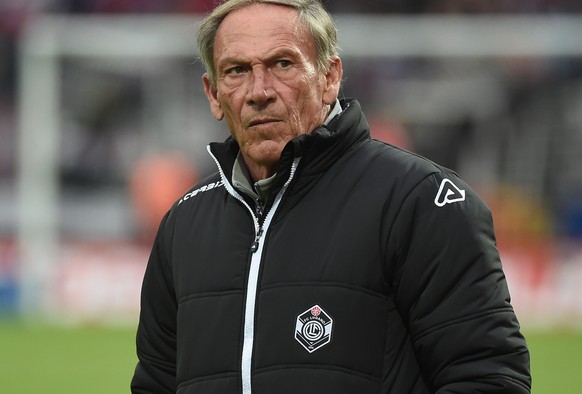 Zdenek Zeman stellt seine Taktik wieder um.