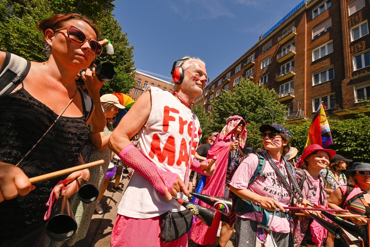 epa12202987 Participants attend the Budapest Pride march in Budapest, Hungary, 28 June 2025. Thousands of people gathered at the Pride march despite a law passed earlier this year banning Pride events ...
