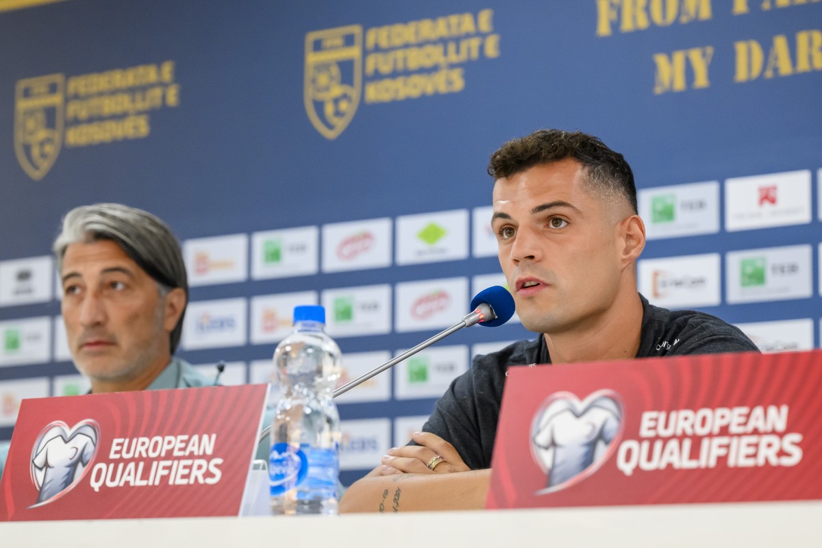 Murat Yakin et Granit Xhaka, deux mâles alphas en équipe de Suisse.
