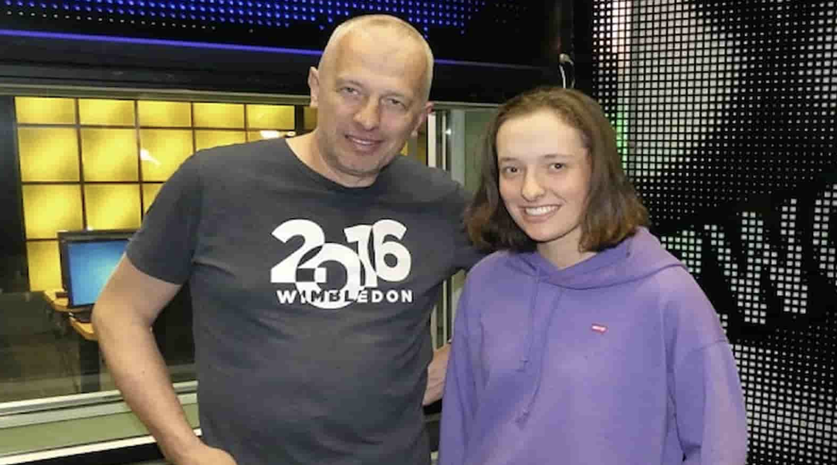 Iga Swiatek avec son père, qui l'a «orientée» vers le tennis dès l'âge de quatre ans.