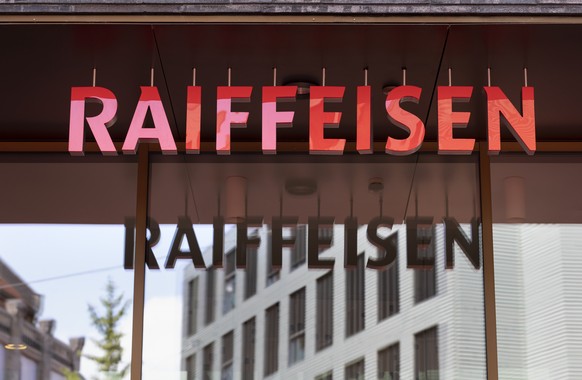ARCHIVBILD ZU DEN UMSATZZAHLEN BEI RAIFFEISEN --- Logo of the Raiffeisen bank at its headquarters in St. Gallen, Switzerland, on June 5, 2018. (KEYSTONE/Gaetan Bally)..Logo der Raiffeisenbank am Haupt ...