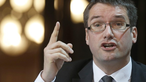 ZUM INTERVIEW VON SP PRAESIDENT CHRISTIAN LEVRAT MIT DER "NZZ AM SONNTAG" VOM 23. MAERZ 2014 STELLEN WIR IHNEN FOLGENDES ARCHIVBILD ZUR VERFUEGUNG - Christian Levrat, Staenderat SP-FR, spric ...