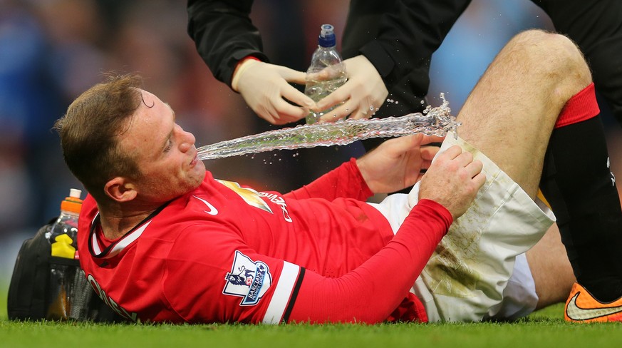 Ein Spuck-Vorfall beschäftigt Manchester – aber keiner von Wayne Rooney, denn er spuckt zwar eindeutig, aber keinen Gegner an.